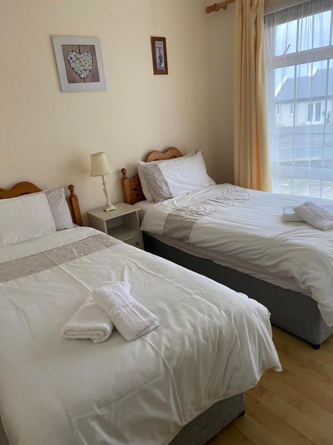 Cozy Seaside Home,3 Minute Walk To Village/Beach Лехинч Екстериор снимка